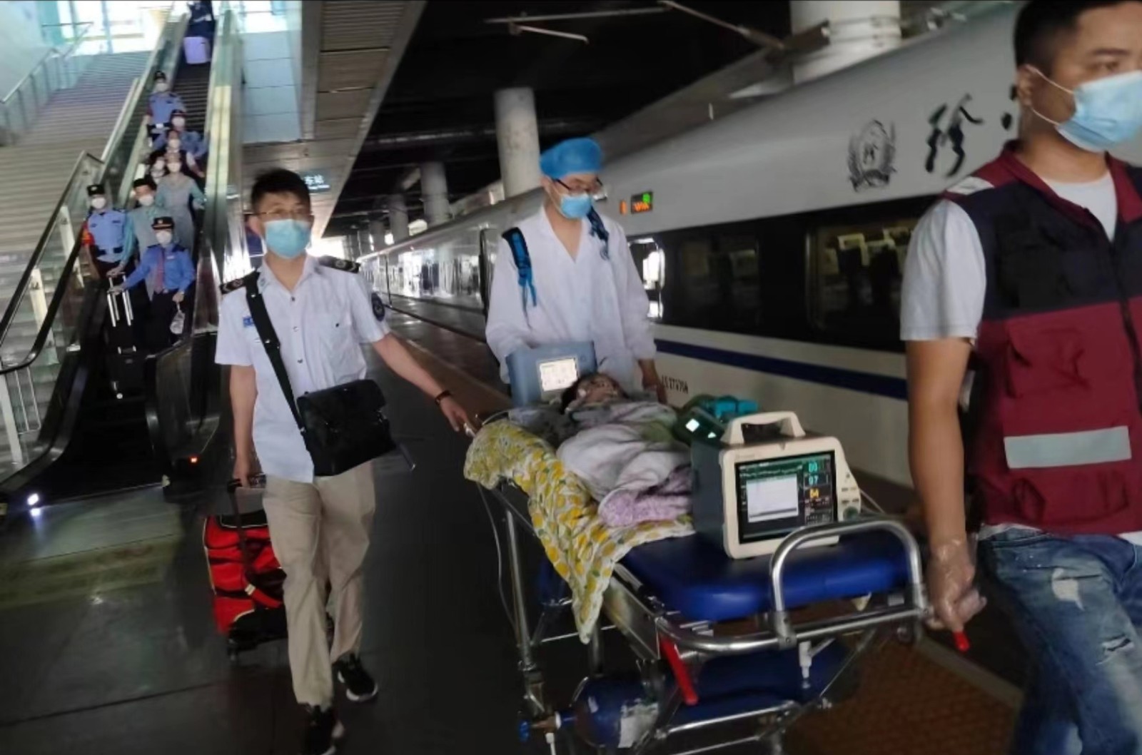 南部县高铁转运公司