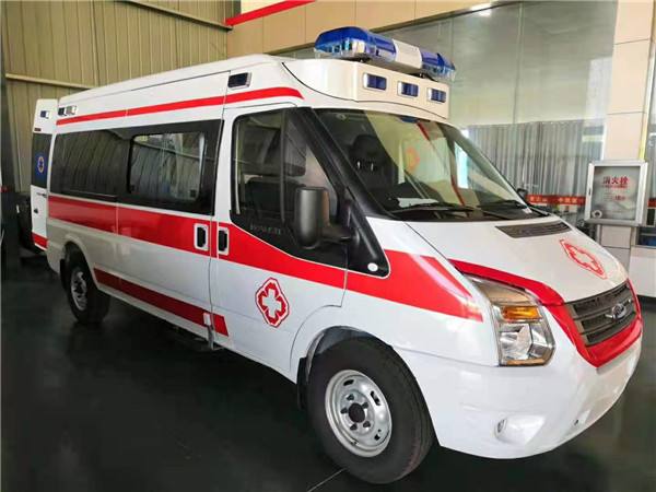 南部县福特V362救护车